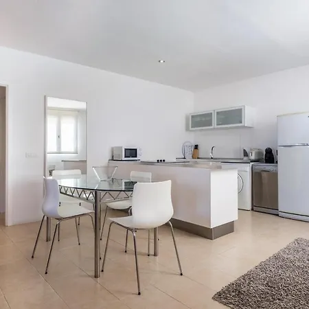 Flamboyan Apartment